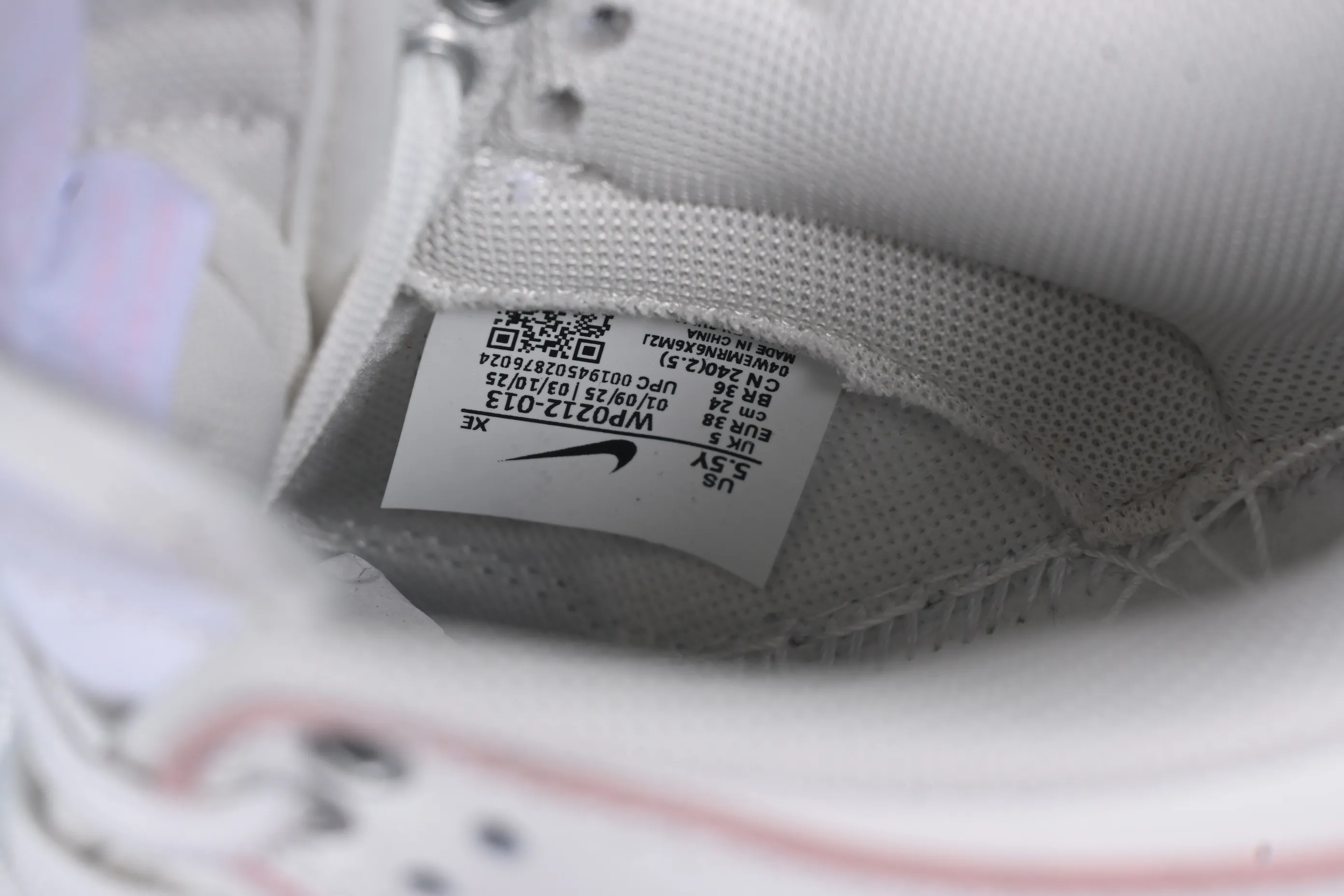 All Categories Nk SB Dunk Series Nk SB Dunk Low Low-top sneakers Nike SB Dunk Low White and pink color Anniversary high-end customization Low-top casual sneakers WP0212-013